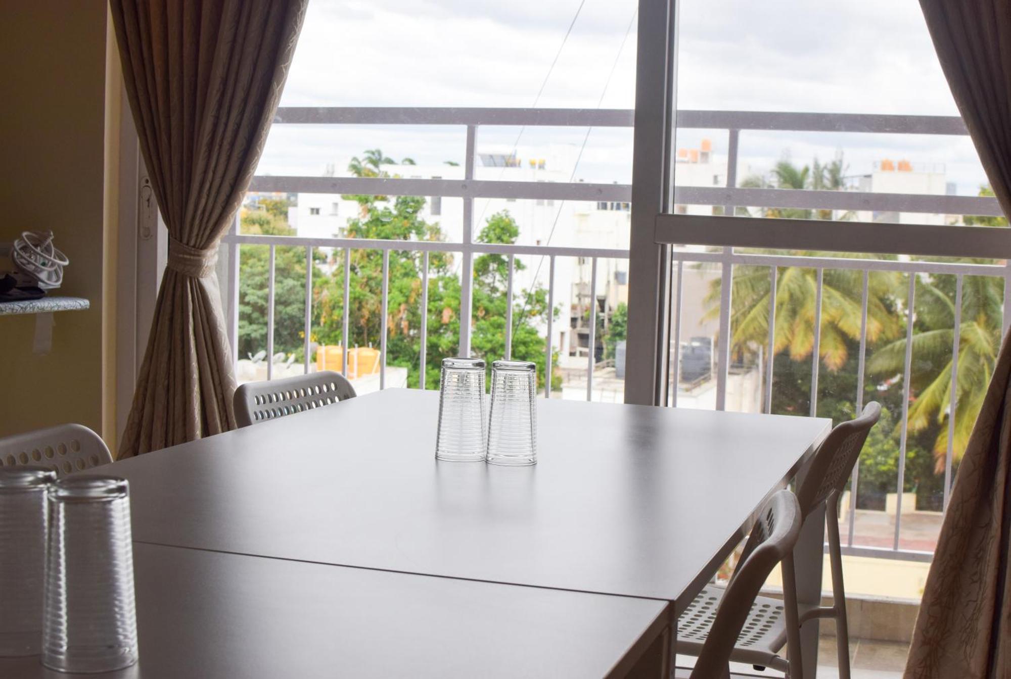 Staymazing-1,2 & 3 Bhk Ac Apartments In Hebbal-5Mins To Manyata-30Mins To Airport Bangalore Exterior foto